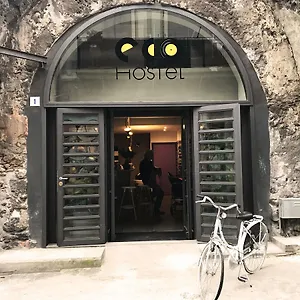 Hostel Eco, Katánie