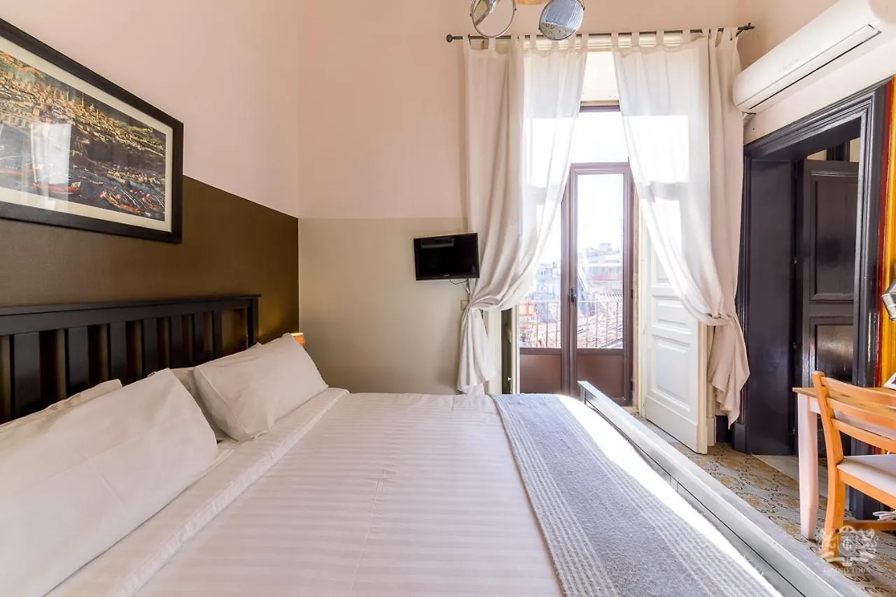 Grand Tour Design Guest House Catania Self Check-In Couette-café