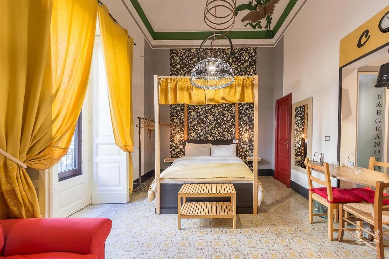 Couette-café Grand Tour Design Guest House Catania Self Check-In