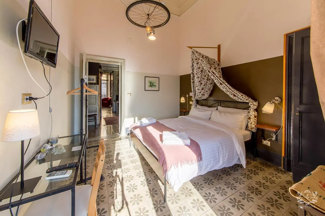 Grand Tour Design Guest House Catania Self Check-In 3*,  Włochy