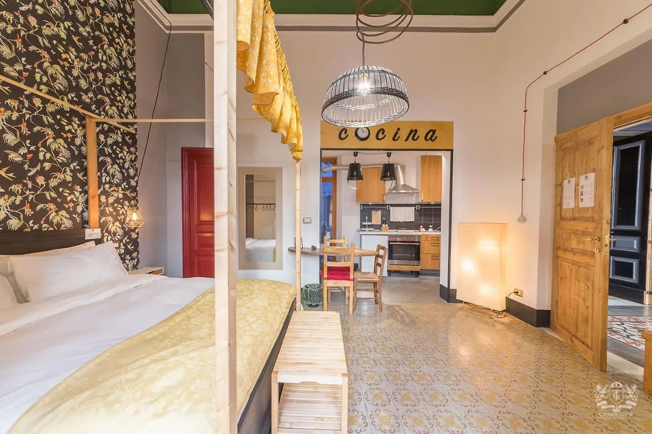 Grand Tour Design Guest House Catania Self Check-In Couette-café