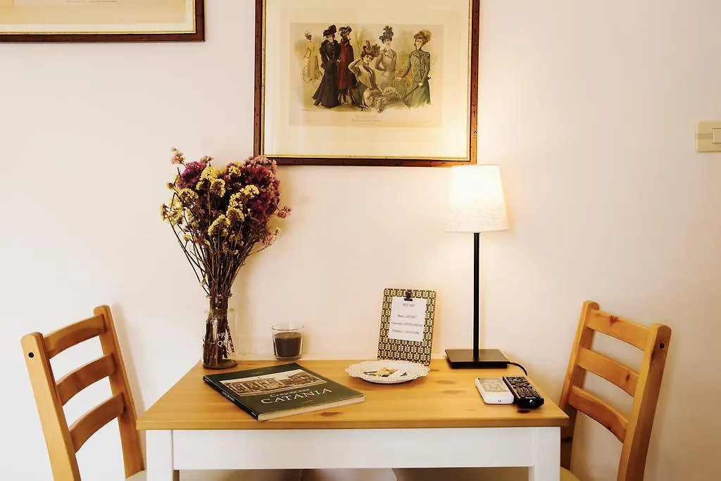 Grand Tour Design Guest House Catania Self Check-In Couette-café